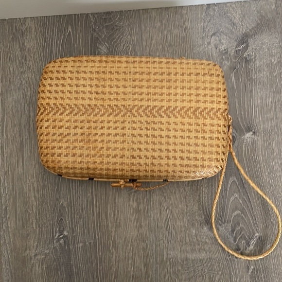 Woven Straw Clutch - Picture 2 of 5